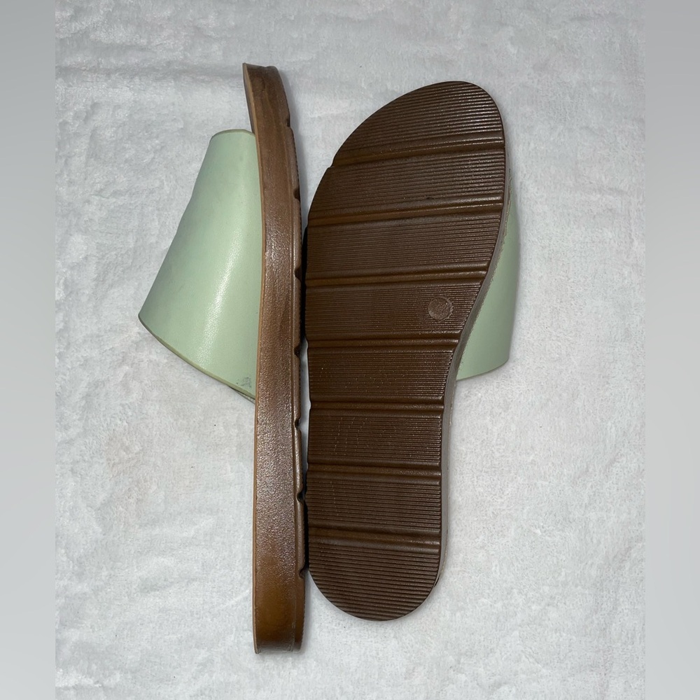 NWOT Sz 9 Mint Green Ardene Slide Sandals Cute Summer Light Brand New - Picture 2 of 4